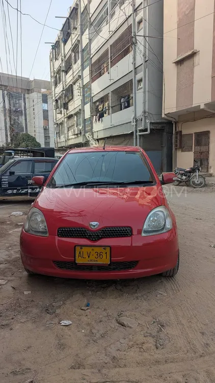 Toyota Vitz 2000 for Sale in Karachi Image-1