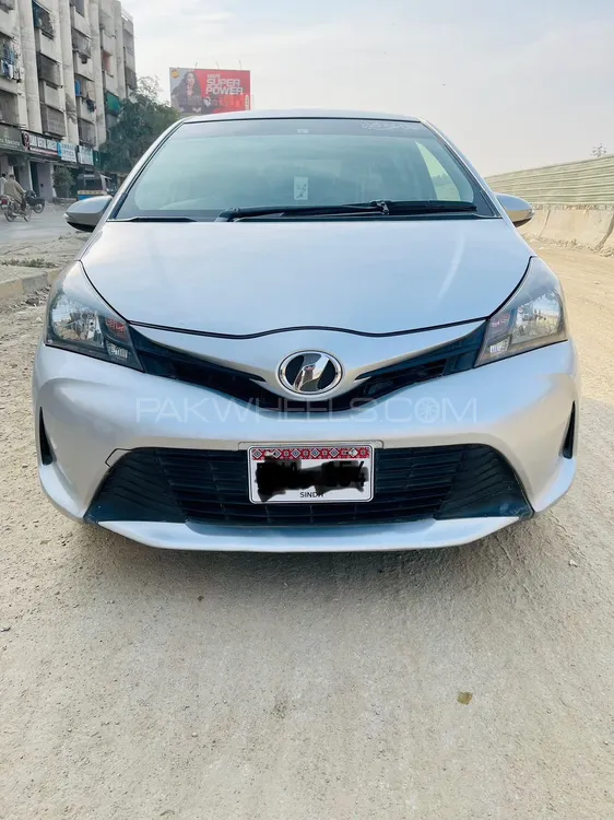 Toyota Vitz 2015 for Sale in Karachi Image-1