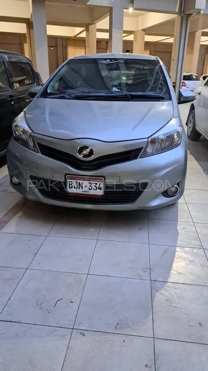 Toyota Vitz 2017 for Sale in Karachi Image-1