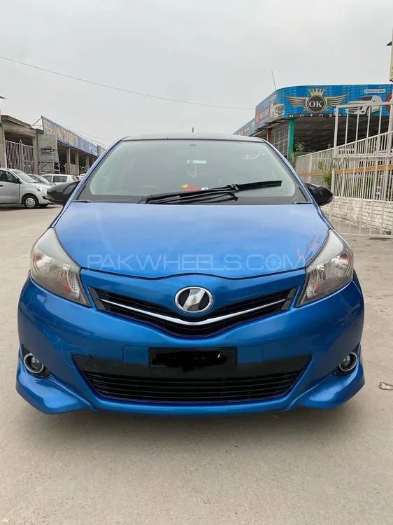 Toyota Vitz 2011 for Sale in Peshawar Image-1