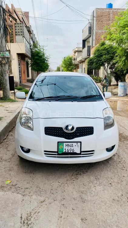 Toyota Vitz 2010 for Sale in Multan Image-1