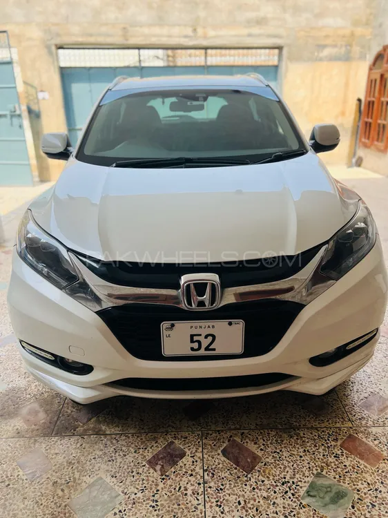 Honda Vezel 2015 for Sale in Islamabad Image-1