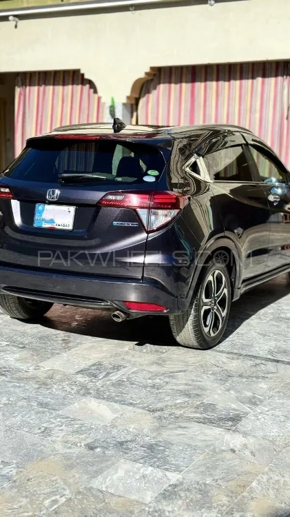 Honda Vezel 2016 for Sale in Islamabad Image-1