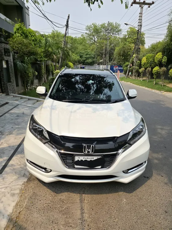 Honda Vezel 2017 for Sale in Lahore Image-1