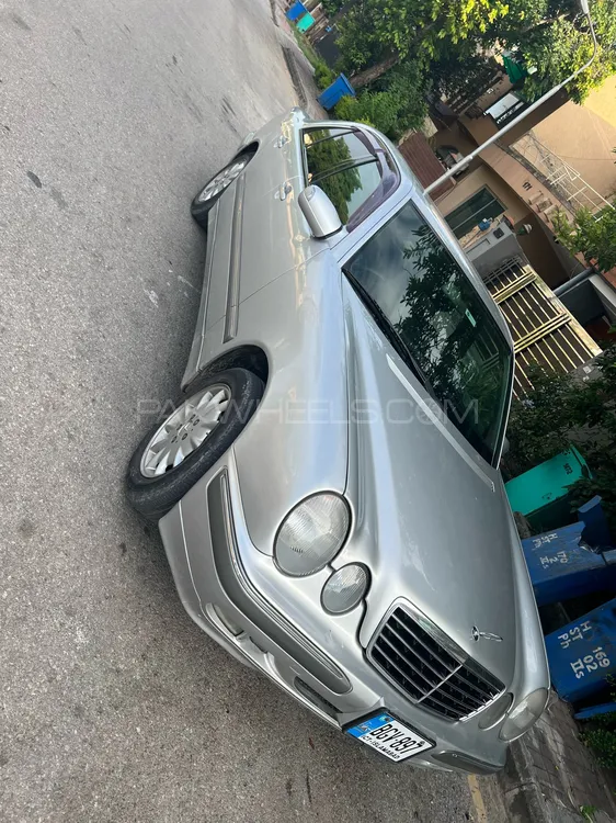 Mercedes Benz E Class 2001 for Sale in Islamabad Image-1