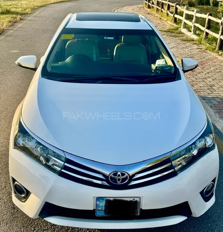 Toyota Corolla 2017 for Sale in Islamabad Image-1