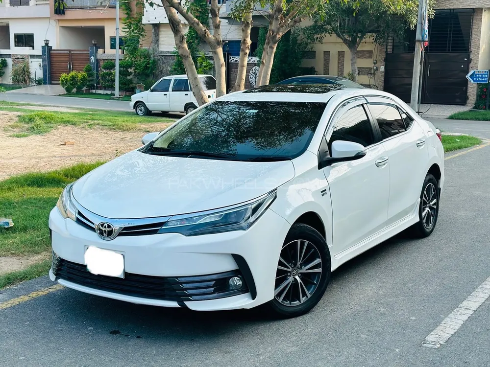 Toyota Corolla 2020 for Sale in Faisalabad Image-1