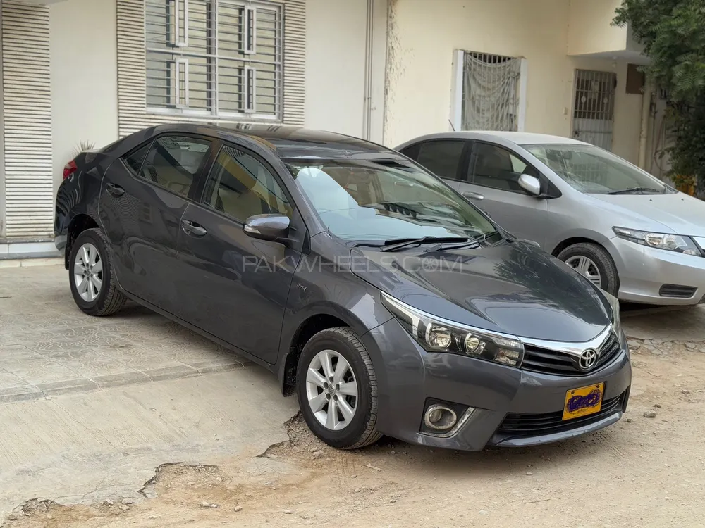 Toyota Corolla 2016 for Sale in Karachi Image-1