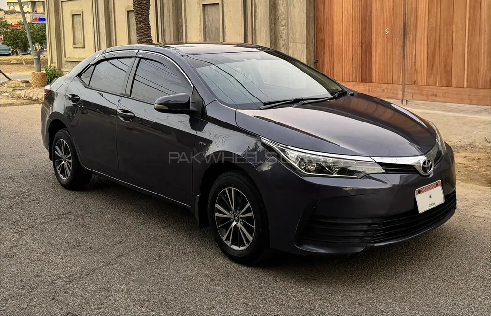 Toyota Corolla 2018 for Sale in Karachi Image-1