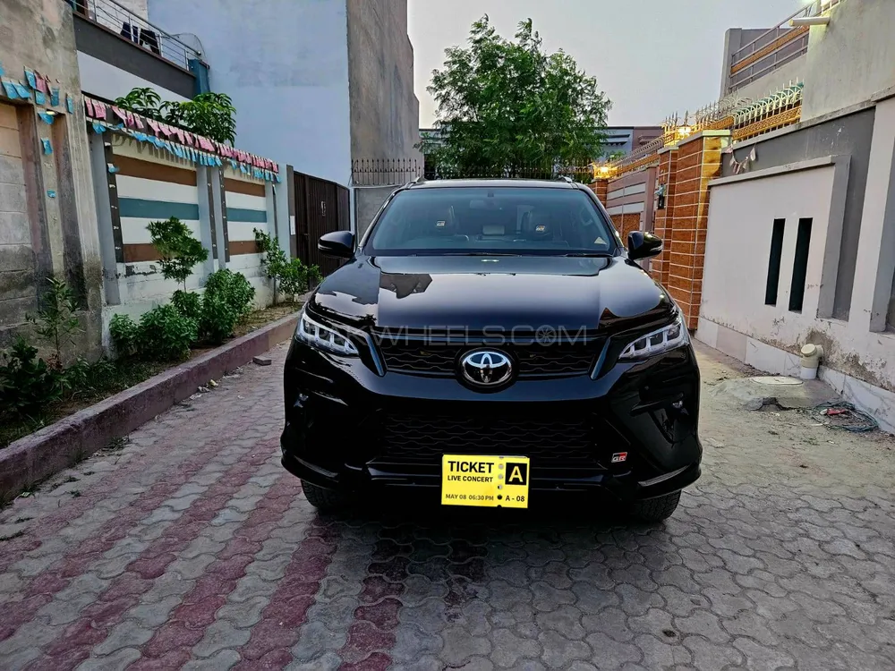 Toyota Fortuner 2024 for Sale in Lahore Image-1