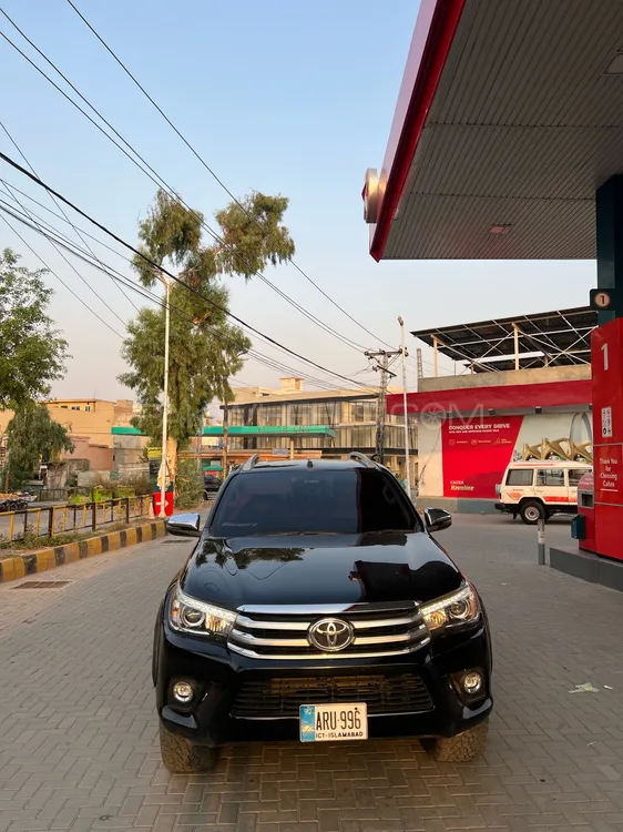 Toyota Hilux 2020 for Sale in Islamabad Image-1
