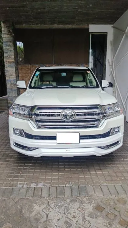 Toyota Land Cruiser 2017 for Sale in Lahore Image-1
