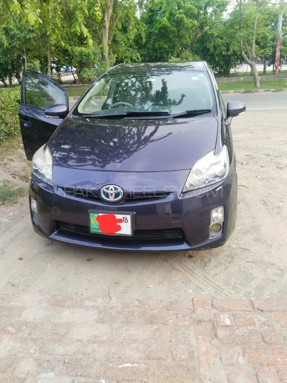 Toyota Prius 2011 for Sale in Lahore Image-1