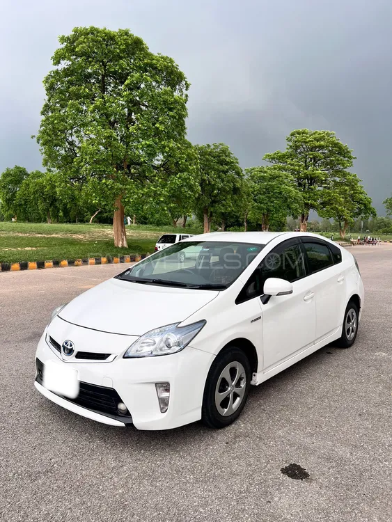 Toyota Prius 2013 for Sale in Islamabad Image-1