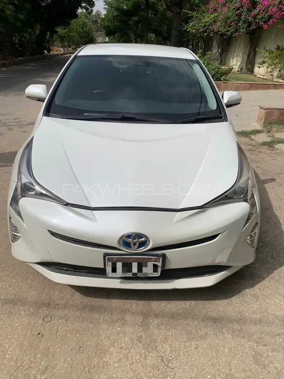 Toyota Prius 2017 for Sale in Karachi Image-1