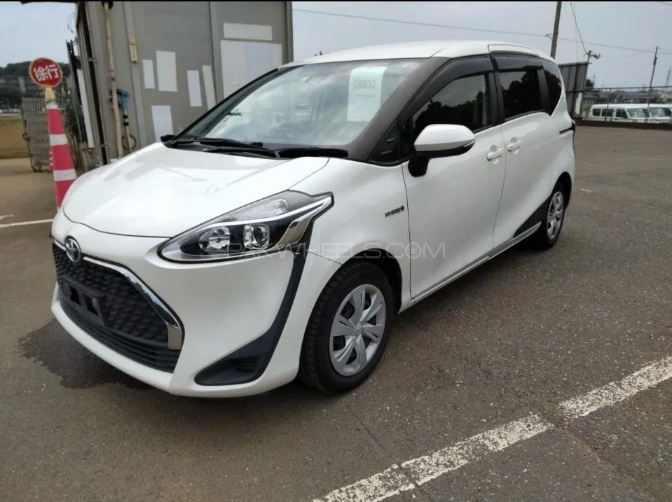 Toyota Sienta 2019 for Sale in Multan Image-1