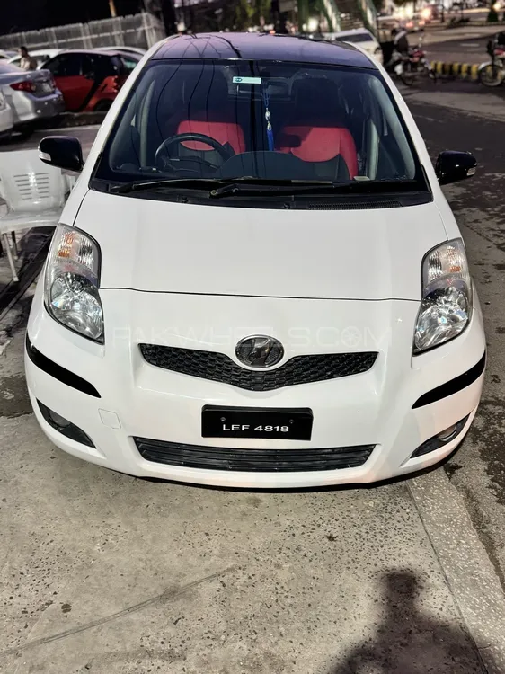 Toyota Vitz 2005 for Sale in Lahore Image-1