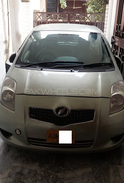 Toyota Vitz 2006 for Sale in Lahore Image-1