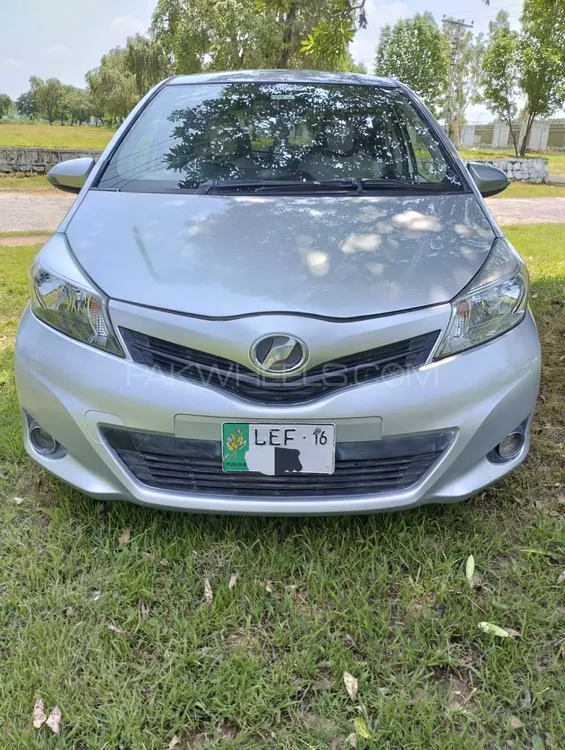 Toyota Vitz 2013 for Sale in Attock Image-1