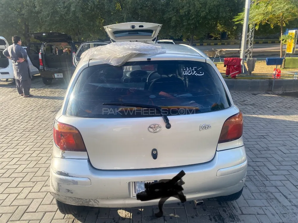 Toyota Vitz 2001 for Sale in Islamabad Image-1