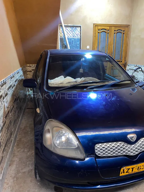 Toyota Vitz 2000 for Sale in Quetta Image-1