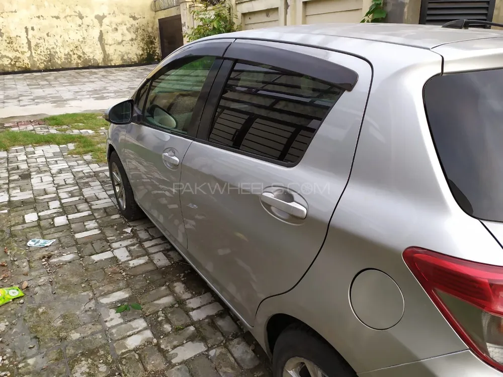 Toyota Vitz 2011 for Sale in Islamabad Image-1
