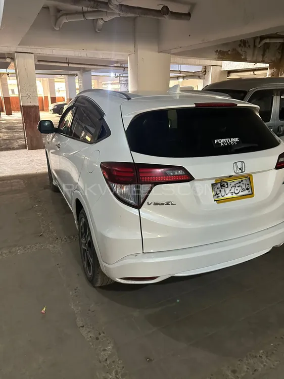 Honda Vezel 2016 for Sale in Karachi Image-1