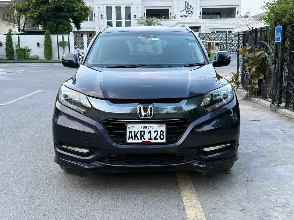Honda Vezel 2016 for Sale in Faisalabad Image-1