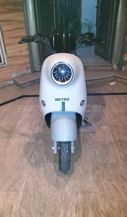 میٹرو T9 2025 for Sale Image-1