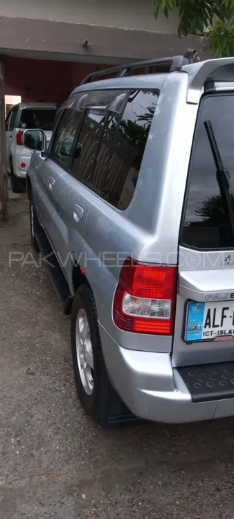 Mitsubishi Pajero 2002 for Sale in Islamabad Image-1
