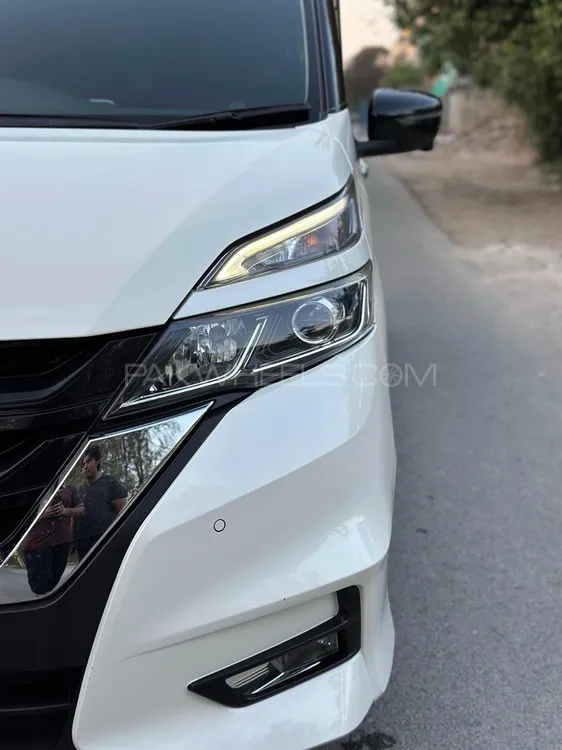 Nissan Serena 2018 for Sale in Peshawar Nissan Serena 2018 for Sale in Peshawar Image-6