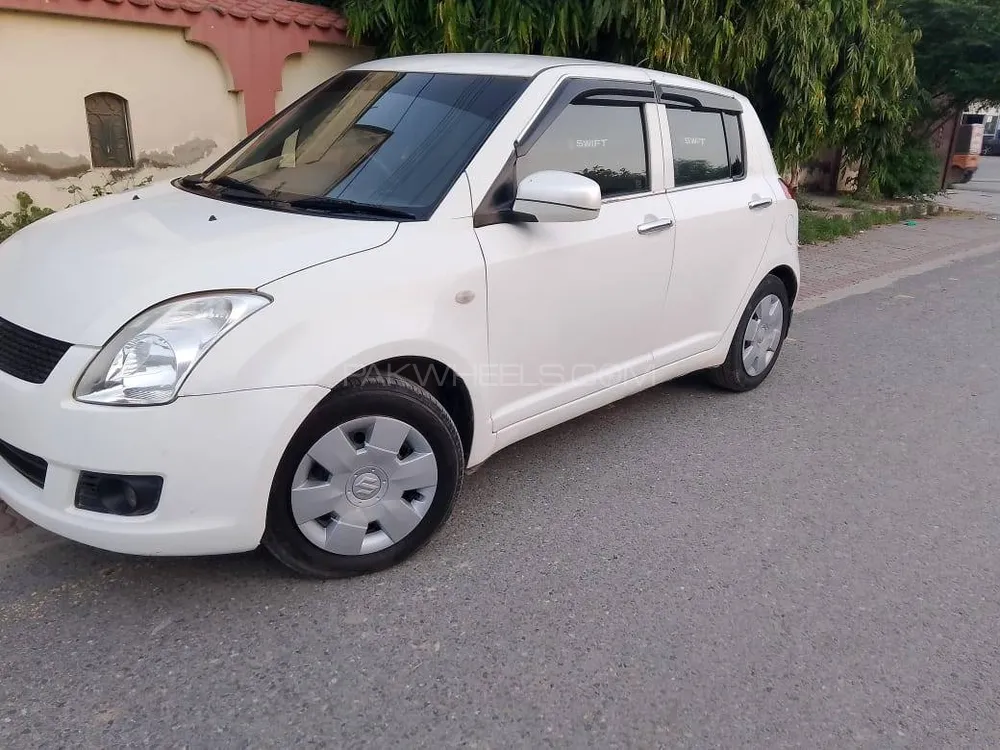 Suzuki Swift 2015 for Sale in Lahore Image-1