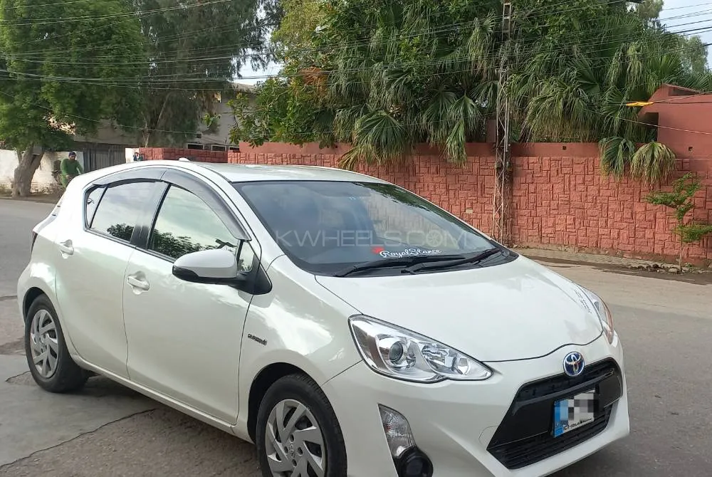 Toyota Aqua 2015 for Sale in Multan Image-1