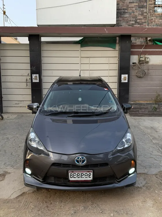 Toyota Aqua 2012 for Sale in Karachi Image-1