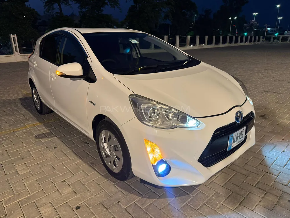 Toyota Aqua 2015 for Sale in Islamabad Image-1