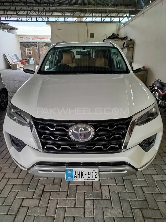 Toyota Fortuner 2021 for Sale in Multan Image-1