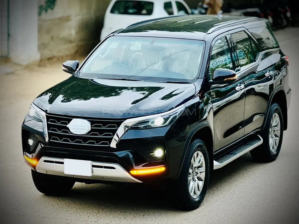 Toyota Fortuner 2022 for Sale in Karachi Image-1