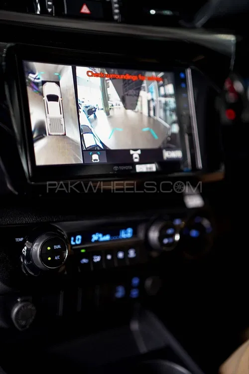 Toyota Hilux 2025 for Sale in Lahore Image-1