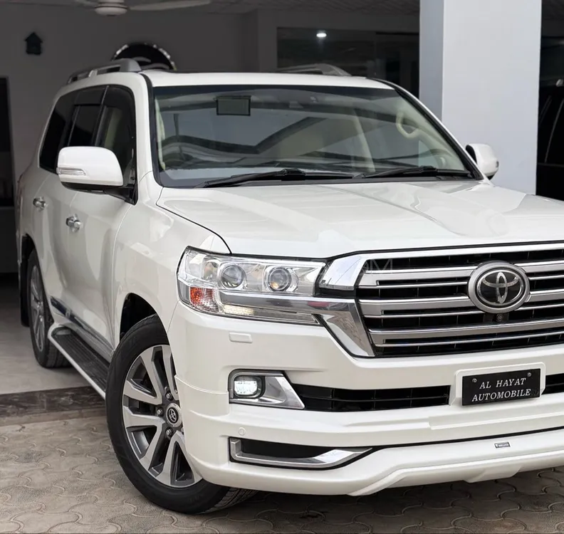 Toyota Land Cruiser 2017 for Sale in Karachi Image-1