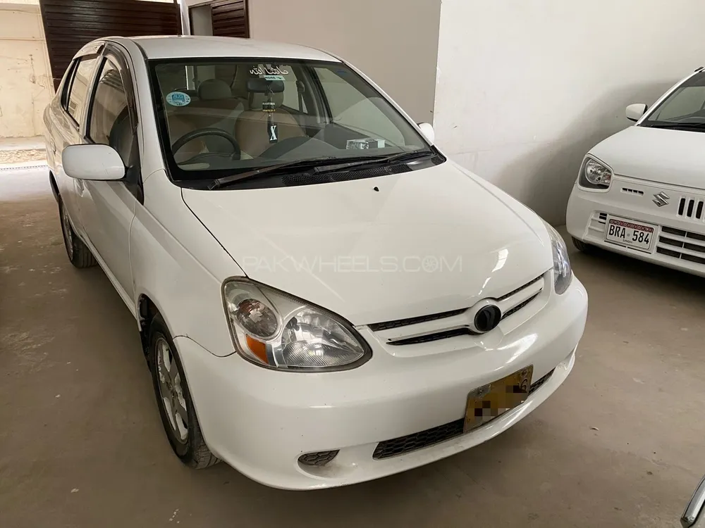 Toyota Platz 2003 for Sale in Karachi Image-1