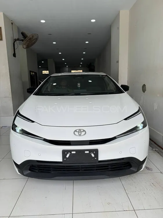 Toyota Prius 2023 for Sale in Karachi Image-1