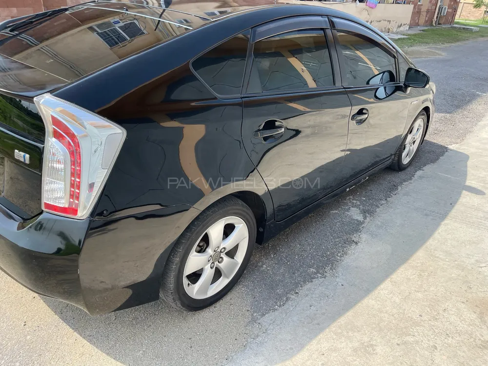 Toyota Prius 2011 for Sale in Karachi Toyota Prius 2011 for Sale in Karachi Image-5