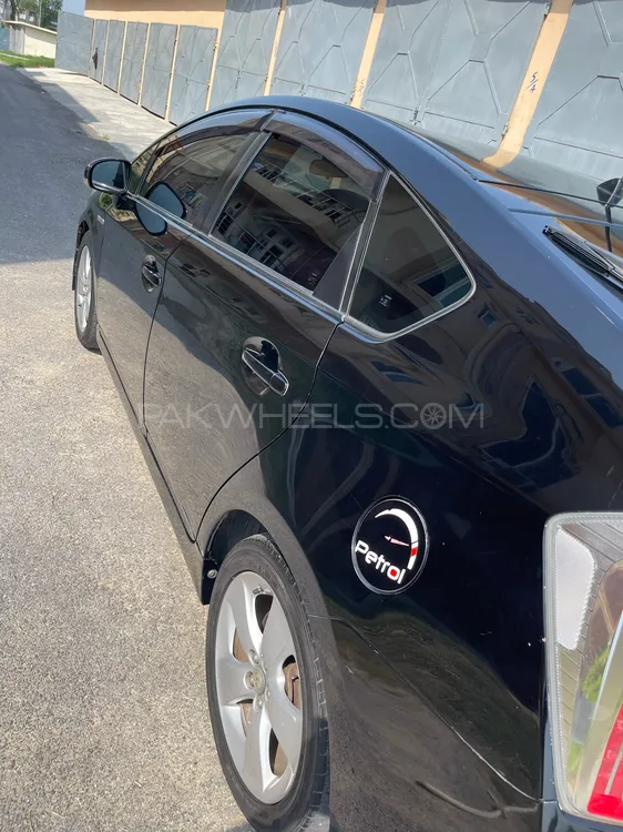 Toyota Prius 2011 for Sale in Karachi Toyota Prius 2011 for Sale in Karachi Image-12