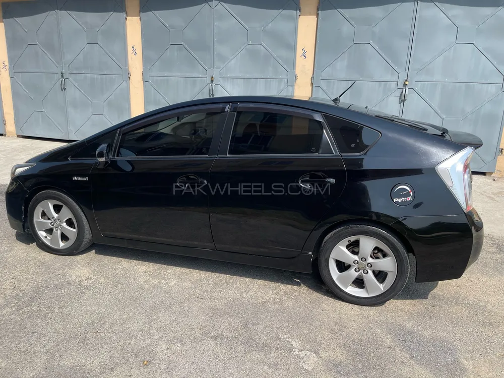 Toyota Prius 2011 for Sale in Karachi Toyota Prius 2011 for Sale in Karachi Image-14