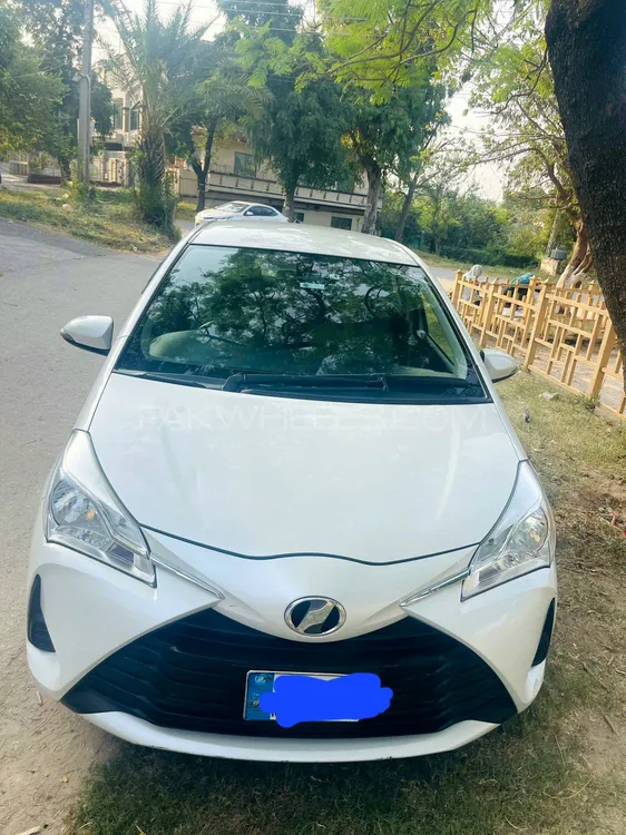 Toyota Vitz 2017 for Sale in Mardan Image-1