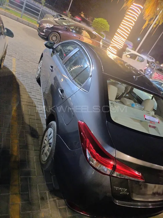 Toyota Yaris Sedan 2021 for Sale in Karachi Image-1
