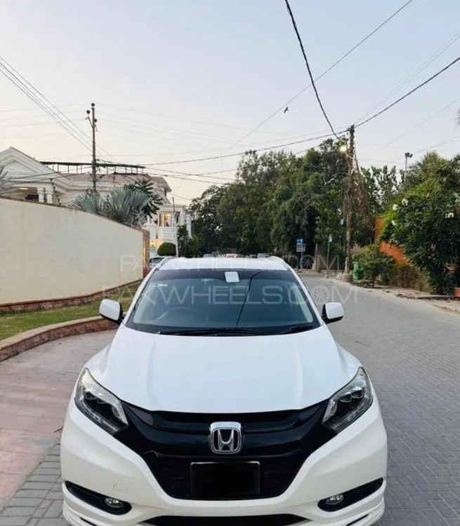 Honda Vezel 2013 for Sale in Karachi Image-1