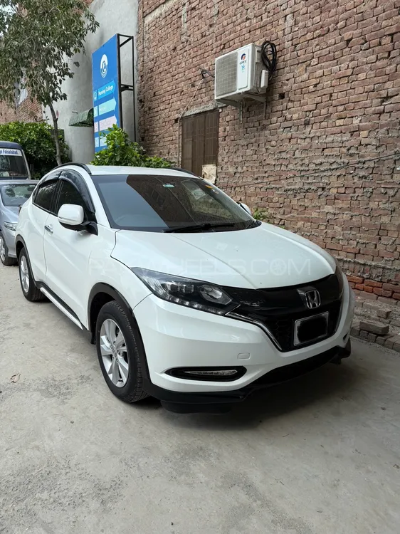Honda Vezel 2014 for Sale in Faisalabad Image-1