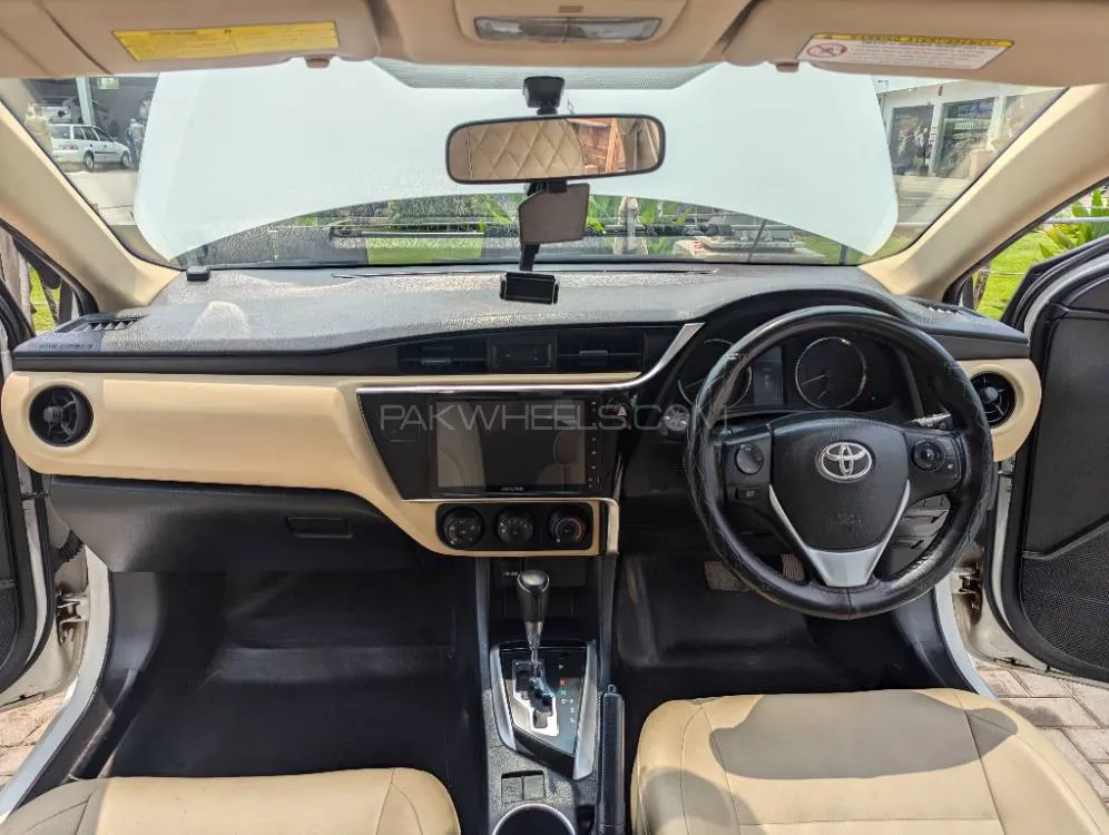 Toyota Corolla 2020 for Sale in Islamabad Image-1