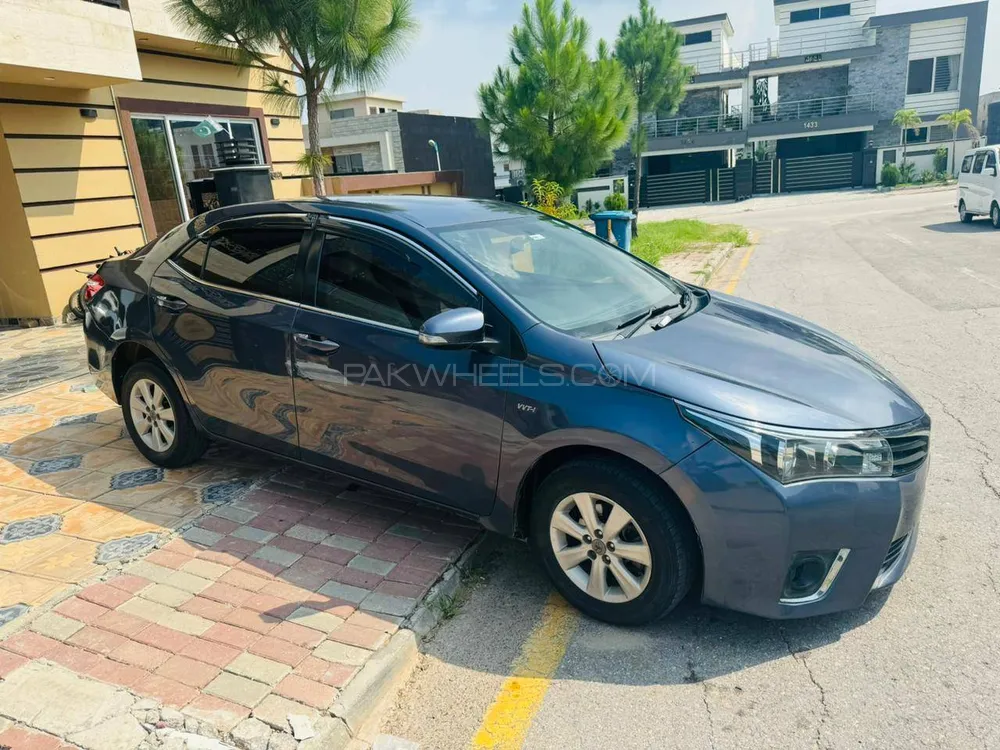 Toyota Corolla 2015 for Sale in Lahore Image-1